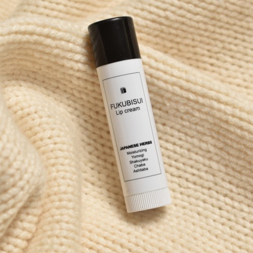 天然由来成分配合のリップクリーム